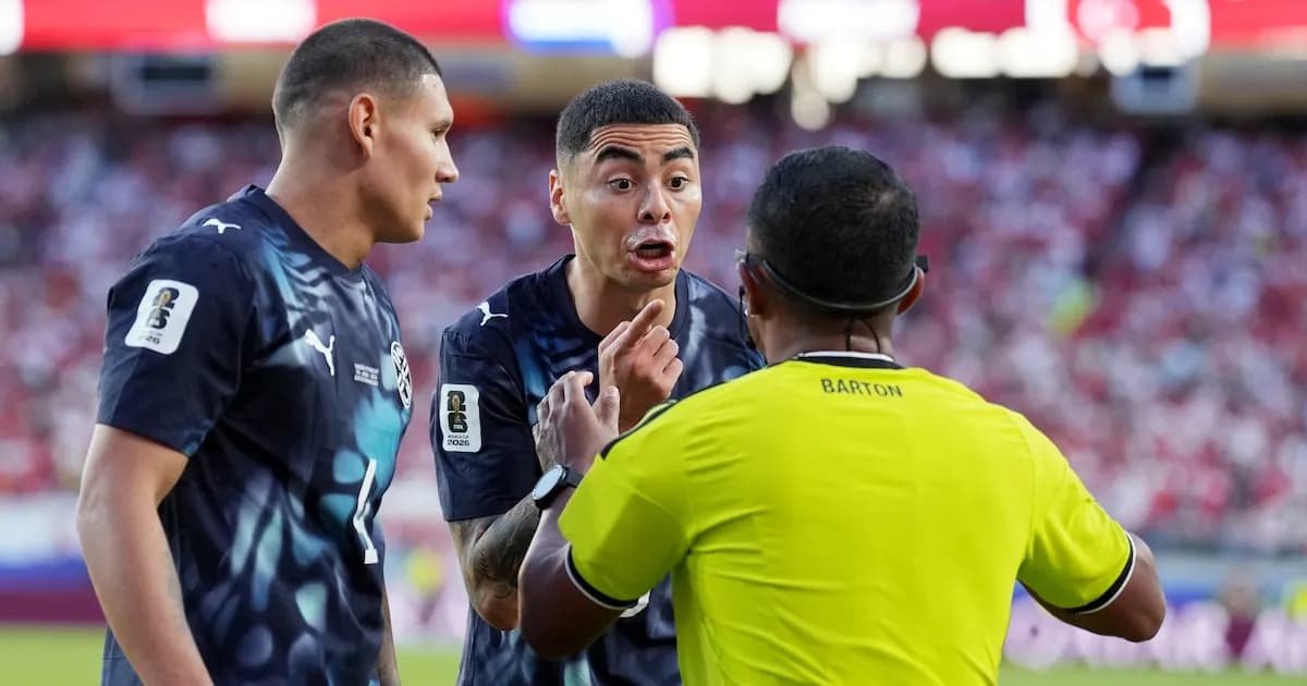 Miguel Almirón expulsado en el Mundial por taparse la boca: nueva regla de la FIFA en acción