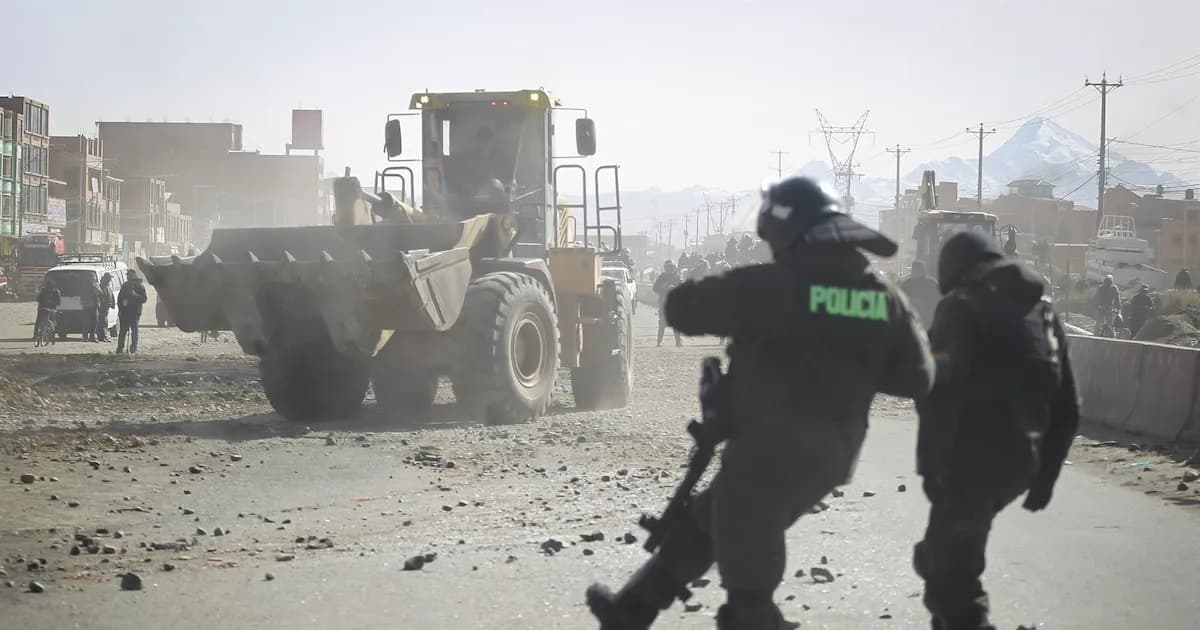 Las autoridades bolivianas inician la eliminación de bloqueos tras 51 días de protestas