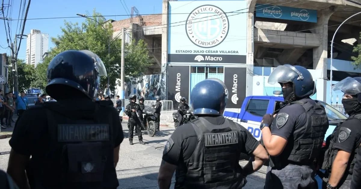 El Gobierno prohíbe el acceso a canchas a barrabrava de Belgrano tras incidentes violentos