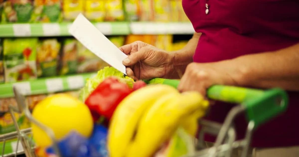 El consumo masivo muestra signos de moderación en mayo, pero sigue en baja acumulada