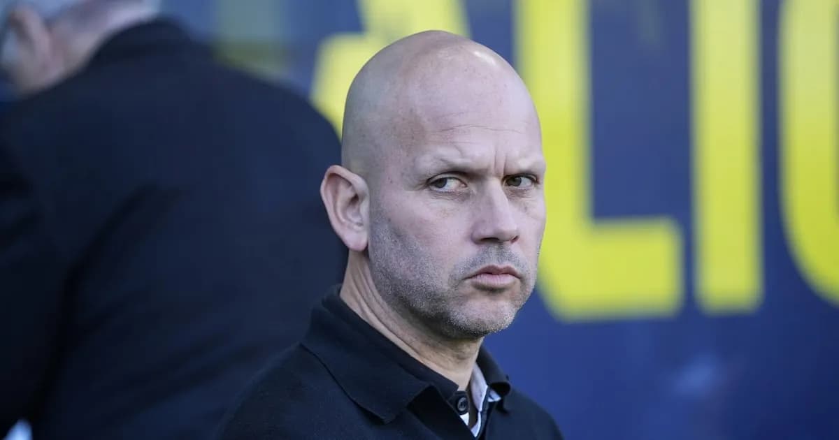 José Alberto López, entrenador del Racing, se recupera tras intervención médica urgente