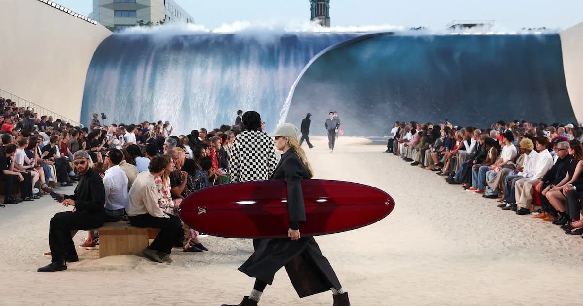 Pharrell Williams transforma la pasarela de Louis Vuitton en una playa en París