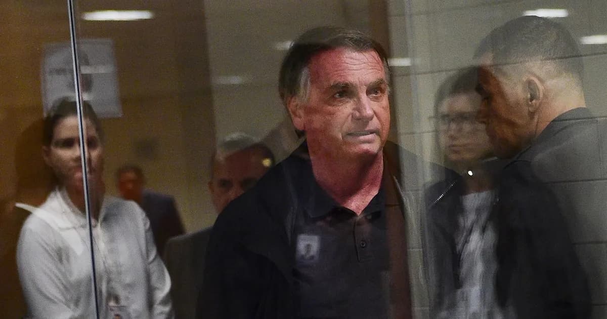 La Fiscalía de Brasil considera que el hallazgo de un arma de Bolsonaro no es falta grave