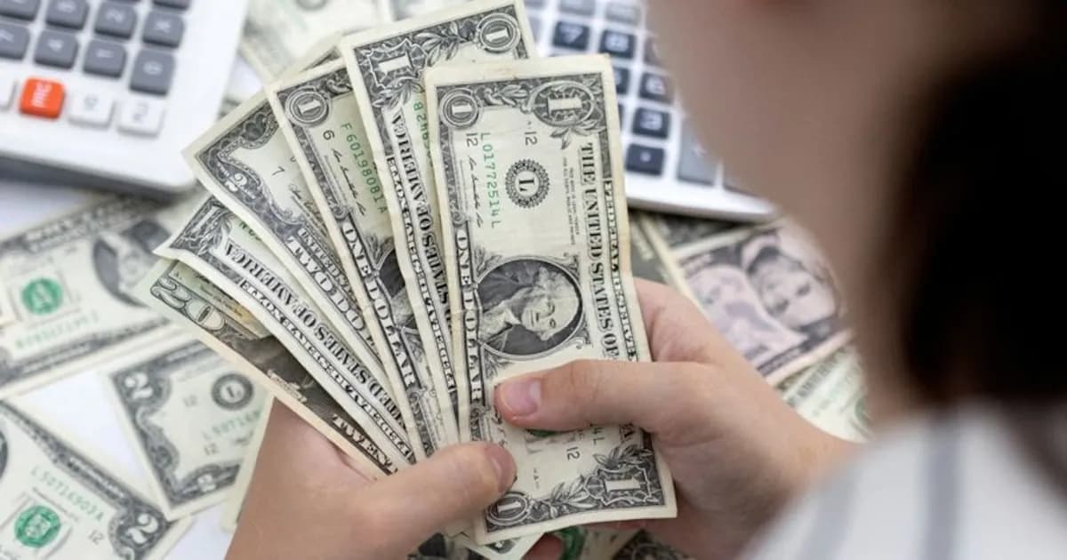 El dólar en Chile inicia el jueves 26 de febrero con un leve repunte