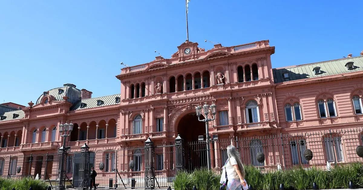 Crisis en el Gabinete: Diego Santilli podría reemplazar a Manuel Adorni