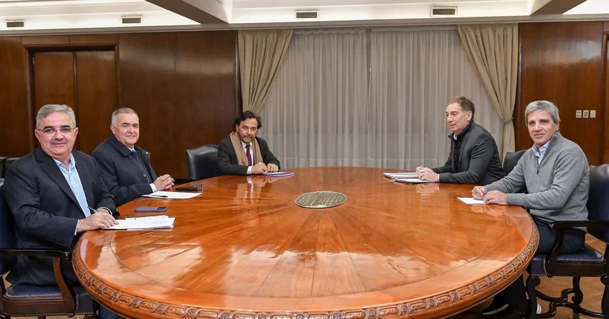 Gobernadores apoyan a Javier Milei en un contexto legislativo complejo y un futuro incierto