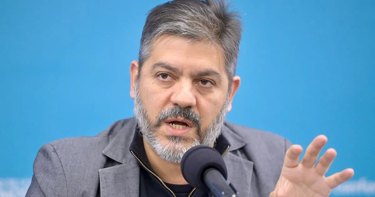 Carlos Bianco aboga por unidad en el peronismo y critica al Gobierno nacional
