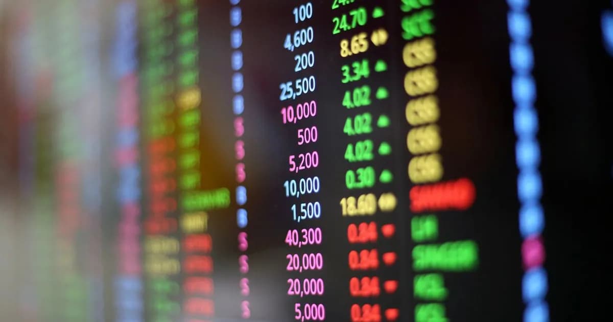 Caen bonos en dólares mientras el S&P Merval muestra un repunte