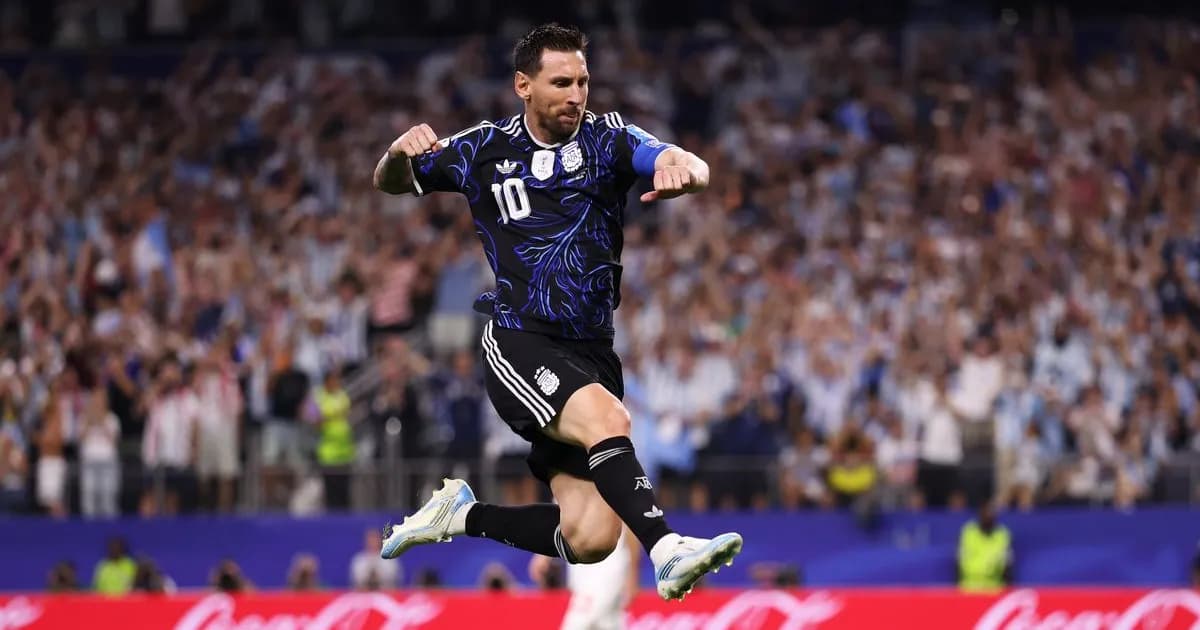 Argentina avanza a octavos con puntaje perfecto y Messi brilla una vez más