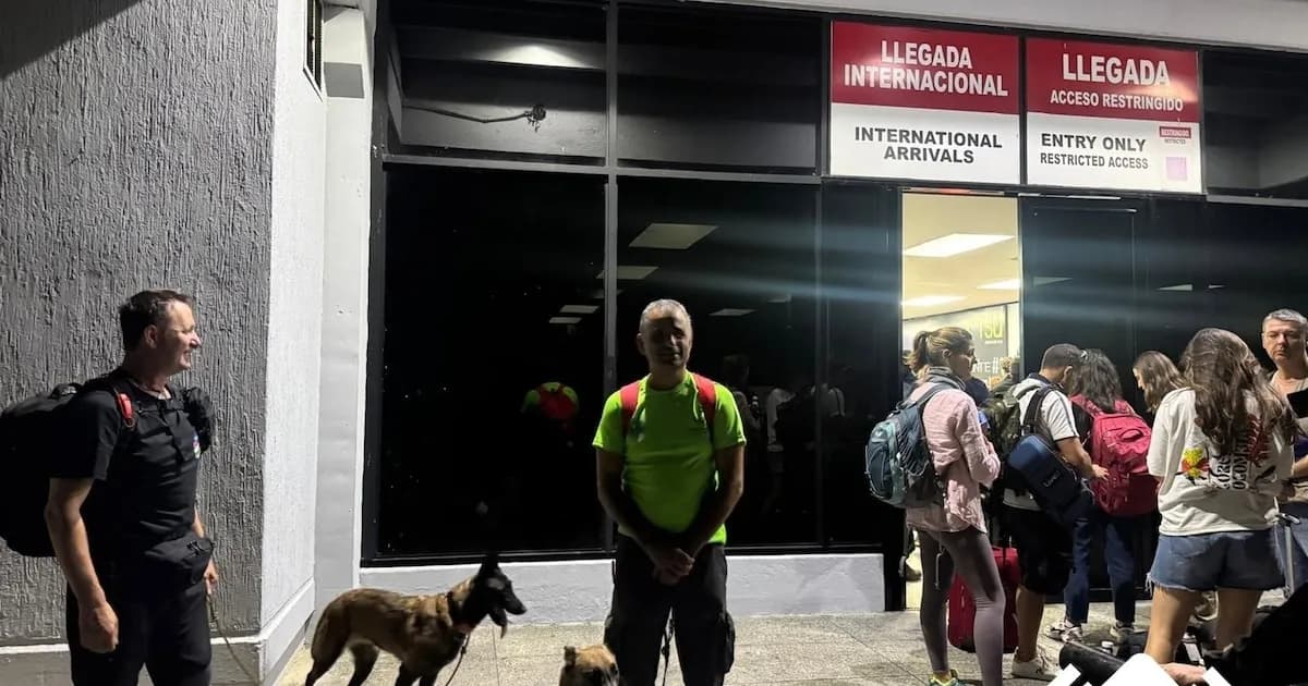 Equipos de rescate caninos del SEPA inician labores en Venezuela tras terremotos