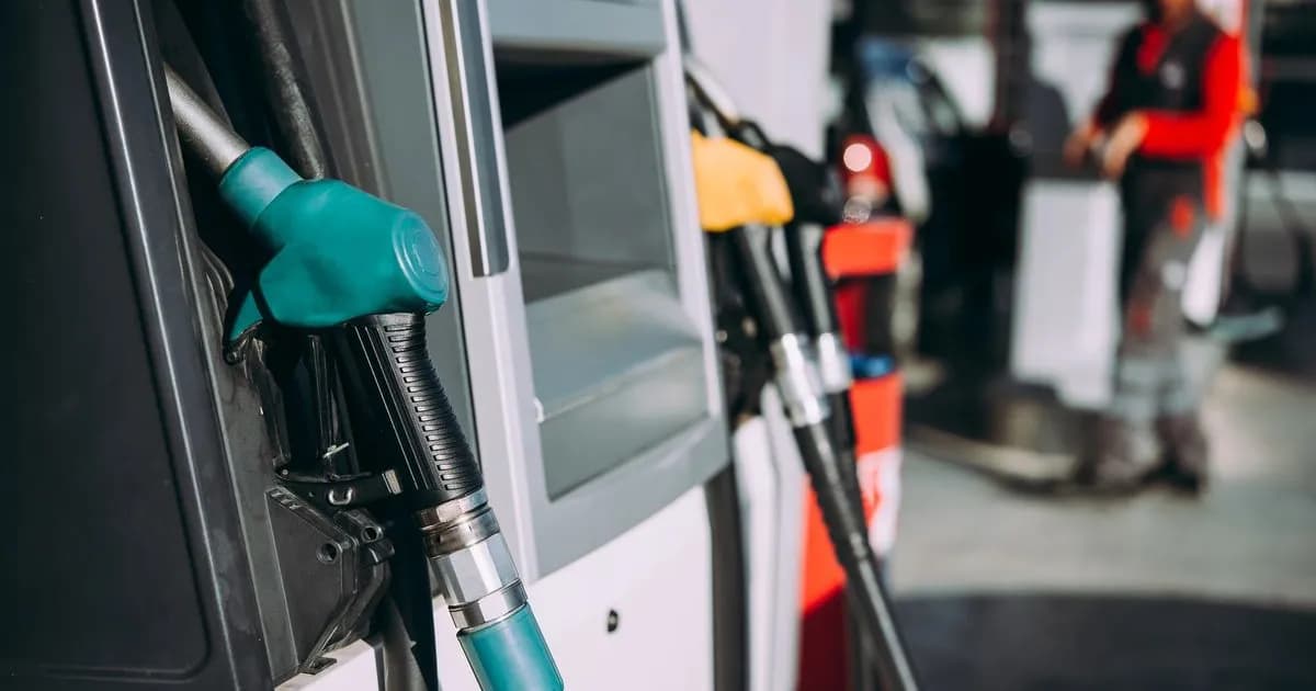 El Gobierno evalúa prorrogar el impuesto a combustibles para mitigar la inflación