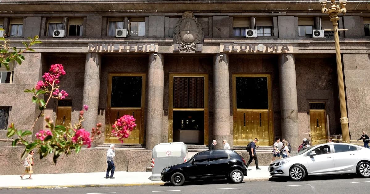 Los desafíos a largo plazo de la economía argentina ante señales de mejora