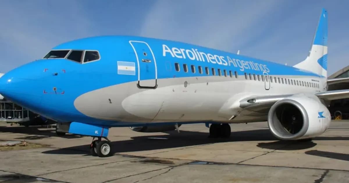 Aerolíneas Argentinas cancela 255 vuelos por paro general contra reforma laboral