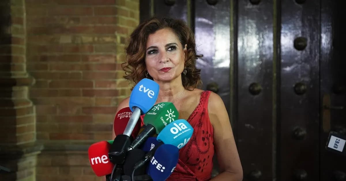 María Jesús Montero lamenta haber confiado en Vicente Fernández tras escándalos recientes