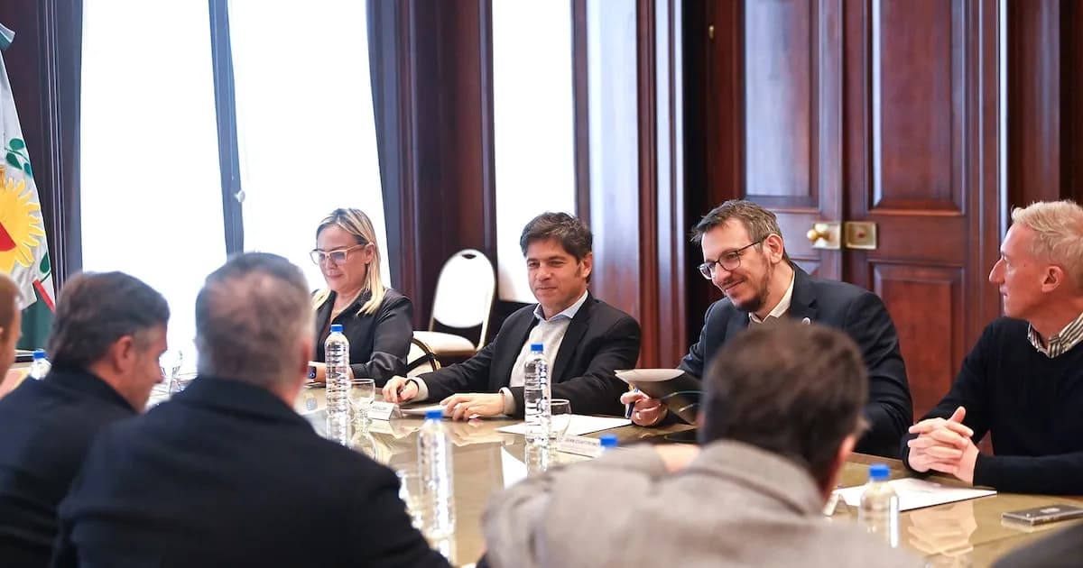 Kicillof destina más de $14.000 millones a municipios y critica el modelo económico de Milei