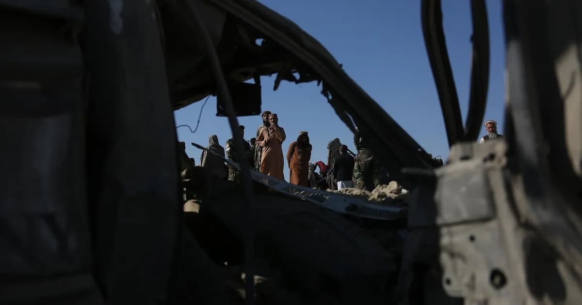 Pakistán declara 'guerra abierta' a Afganistán tras bombardeos en Kabul
