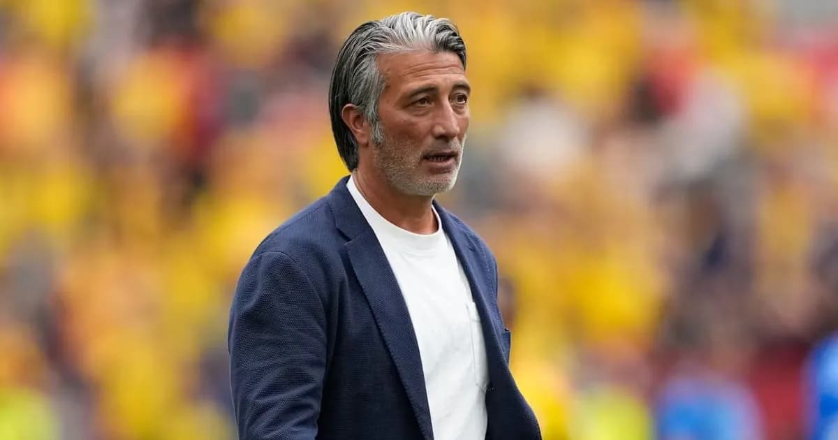 El DT suizo Murat Yakin critica la expulsión de Embolo en el Mundial: "Es inaceptable"