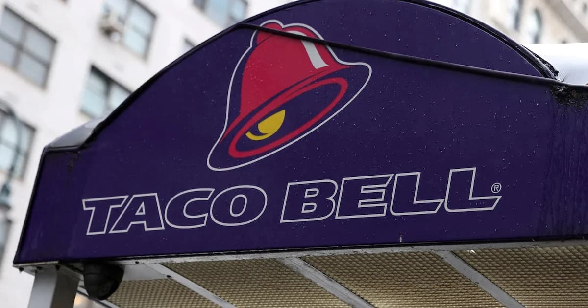Taco Bell implementa IA en 890 locales: impacto en empleo y atención al cliente