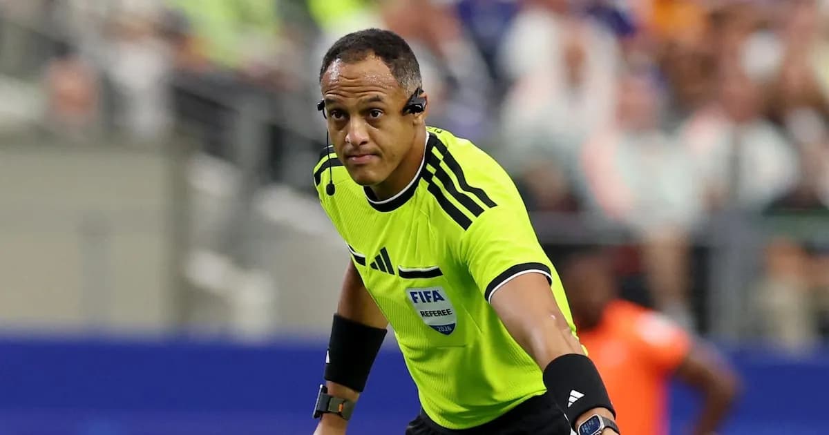 Ismail Elfath: El árbitro que dirigirá la semifinal entre Argentina e Inglaterra en el Mundial