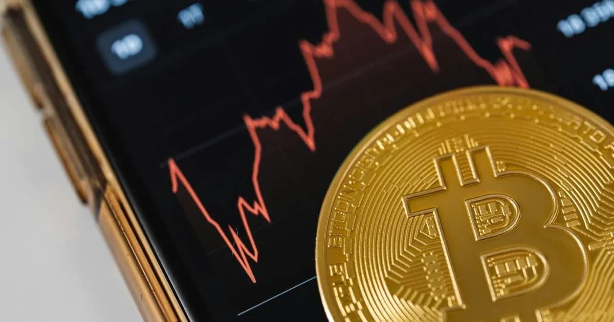 Bitcoin se estanca en u$s66.500 tras breve recuperación, mientras el interés por riesgo sigue débil
