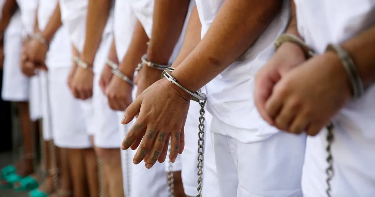 El Salvador: condenan a líderes de pandilla a más de 100 años de prisión