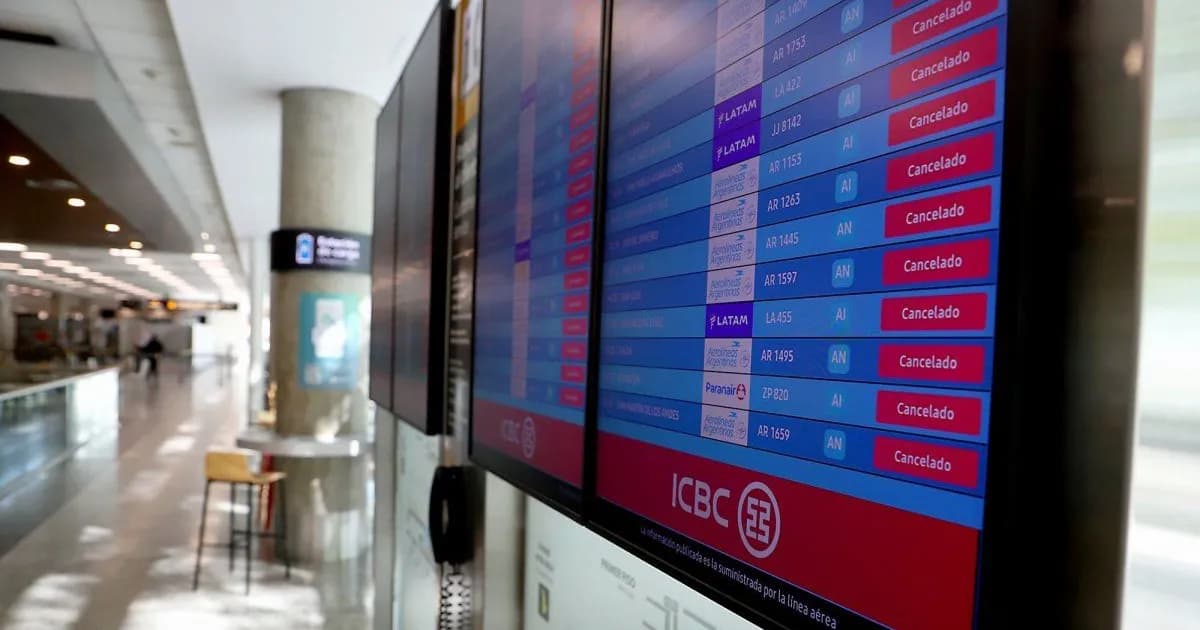 Controladores aéreos levantan paro tras alcanzar un acuerdo salarial