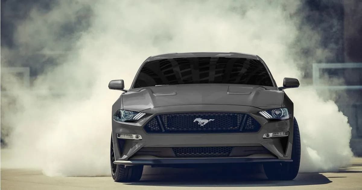 Reforma laboral: por la baja de impuestos internos, los autos premium serán hasta un 25% más baratos