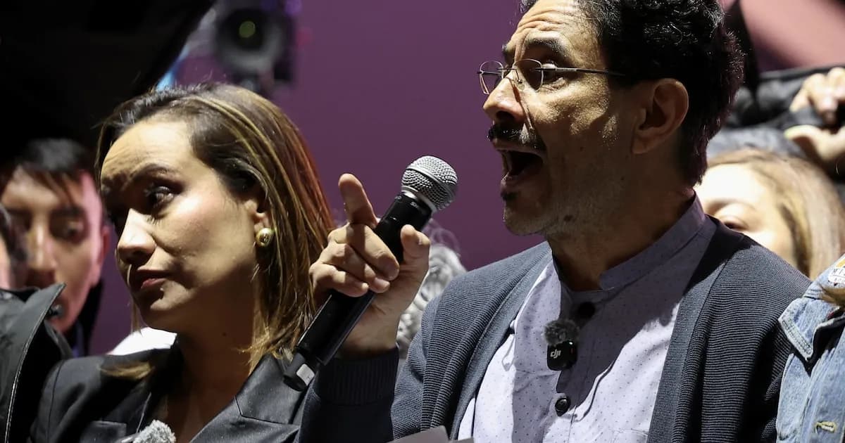 Iván Cepeda propone recortar salarios del gobierno si es elegido presidente