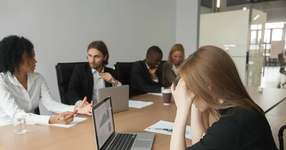 Cómo rechazar demandas laborales sin afectar tus relaciones, según una experta