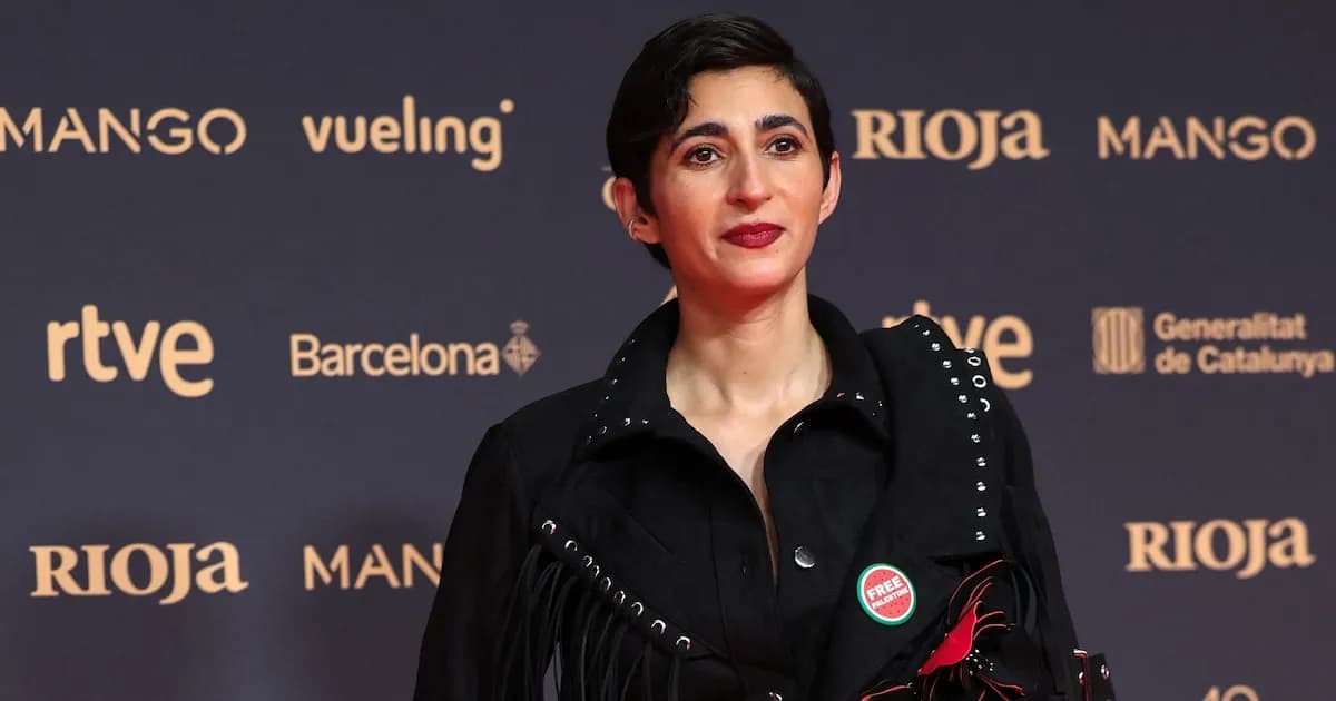 Alba Flores deslumbra en los Premios Goya 2026 con un look homenaje a su padre