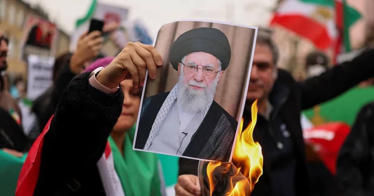 Buscan derrocar al régimen iraní en ataques coordinados de EE. UU. e Israel