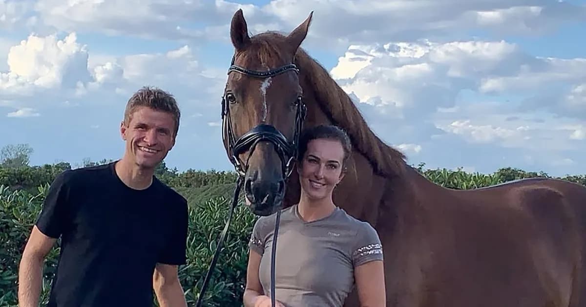 La esposa de Thomas Müller habla sobre los prejuicios y su vida en pareja