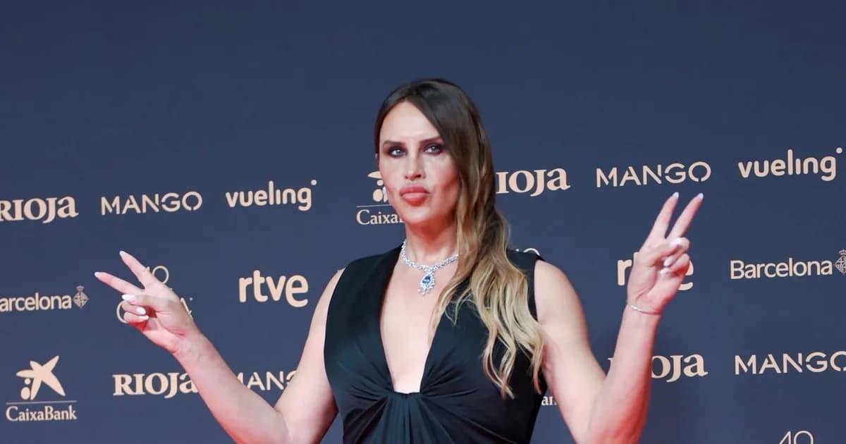 Karla Sofía Gascón se descalza tras un accidente en los Premios Goya 2026