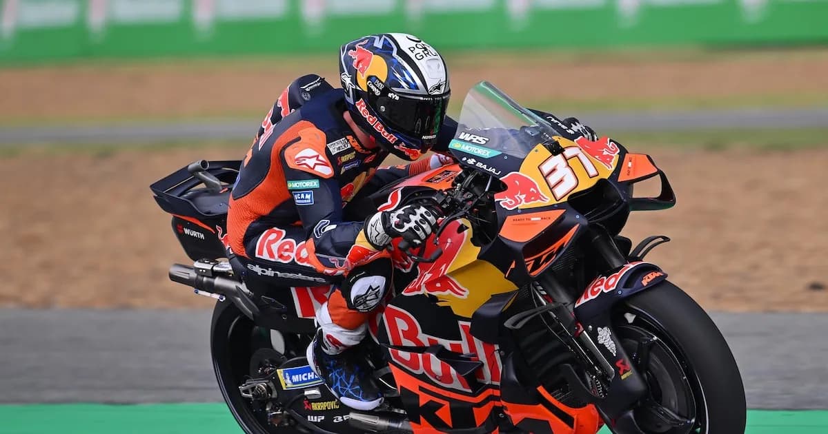 Bezzecchi se impone en Tailandia, Acosta asume el liderazgo y Márquez sufre contratiempos