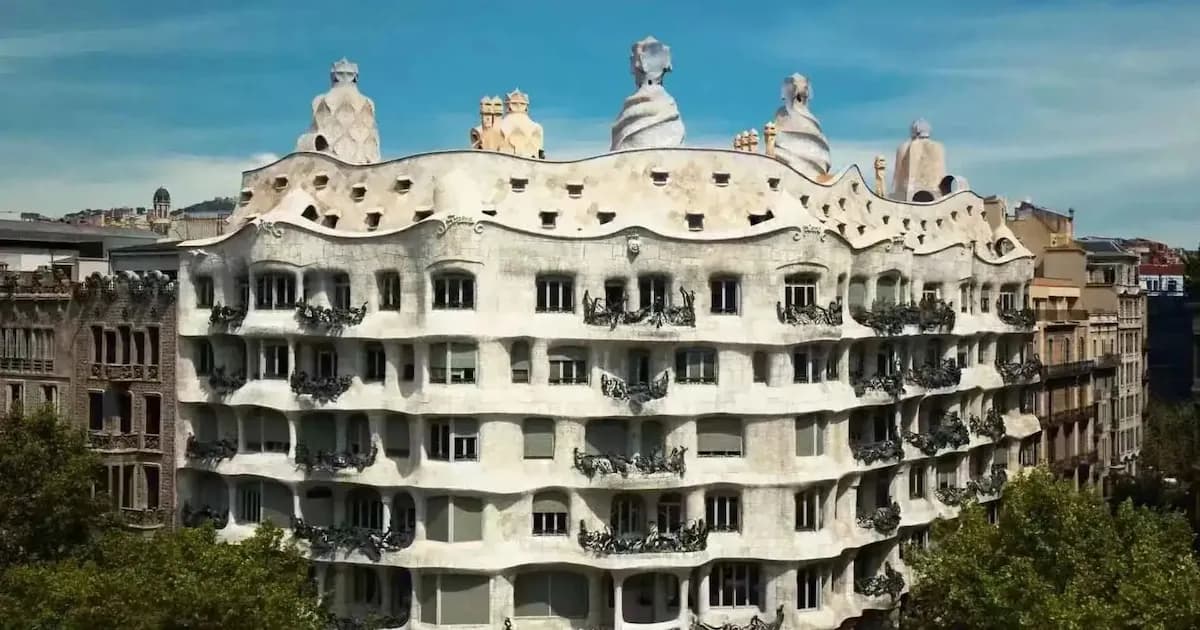 La Casa Milà: Un ícono del modernismo en Barcelona con más de un siglo de historia