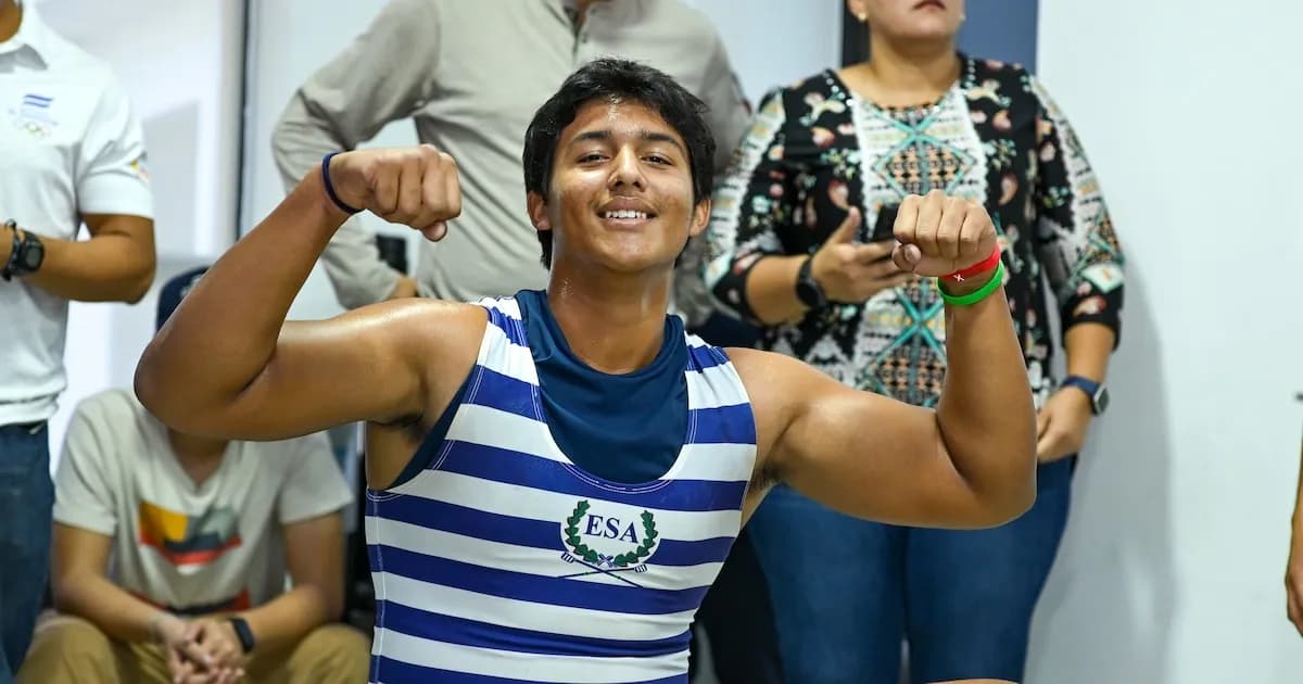 Andrés Berganza hace historia con la primera medalla mundial de El Salvador en remo