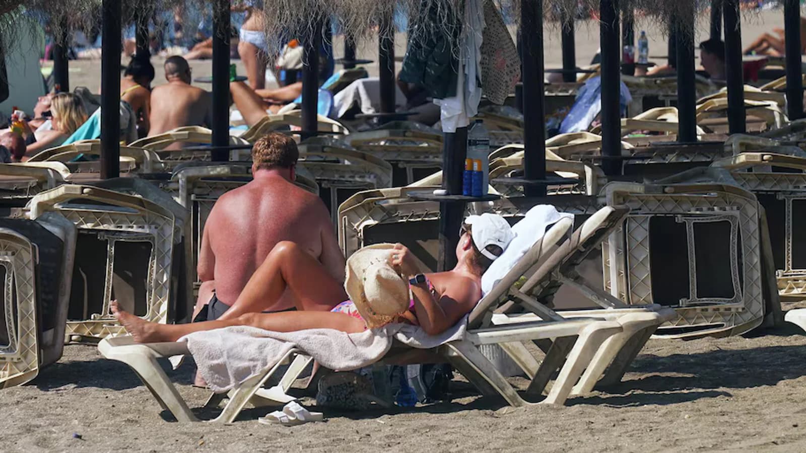 El calor activa avisos en 12 comunidades y hay alertas por tormentas en Asturias y Galicia