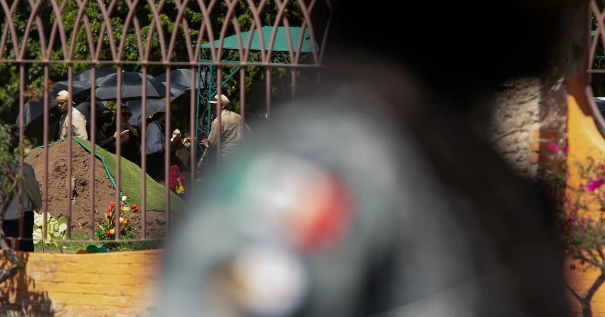Tensión en el funeral de El Mencho: un fotógrafo italiano agredido en Zapopan