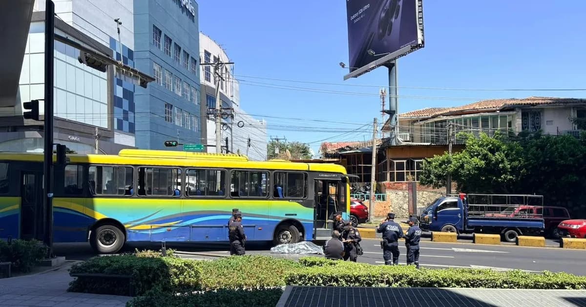 Trágico accidente: un hombre pierde la vida tras ser atropellado por un autobús