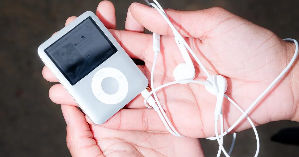 El regreso del iPod: jóvenes redescubren la nostalgia de la música analógica