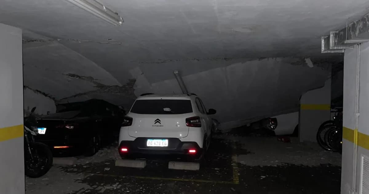 Derrumbe en Parque Patricios: más de 60 vehículos dañados y evacuación de vecinos