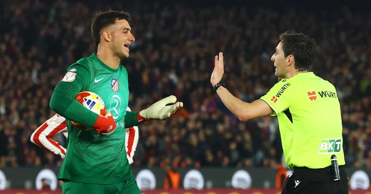 Musso brilla en la eliminación del Atlético de Madrid frente al Barcelona en la Copa del Rey