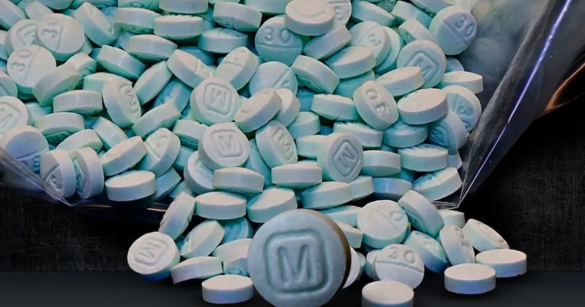 Culiacán: Desmantelan operativo con más de 100 mil pastillas de fentanilo en una moto