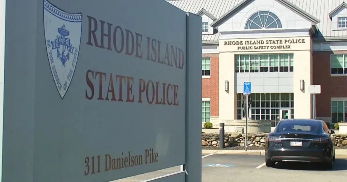 Profesora de Rhode Island enfrenta cargos por agresión sexual a un alumno de 17 años