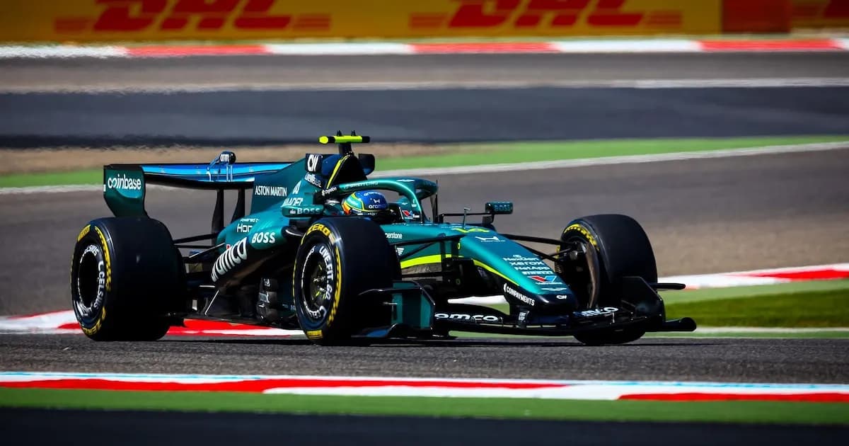 Fernando Alonso y Aston Martin enfrentan un día complicado en Baréin; Mercedes brilla nuevamente