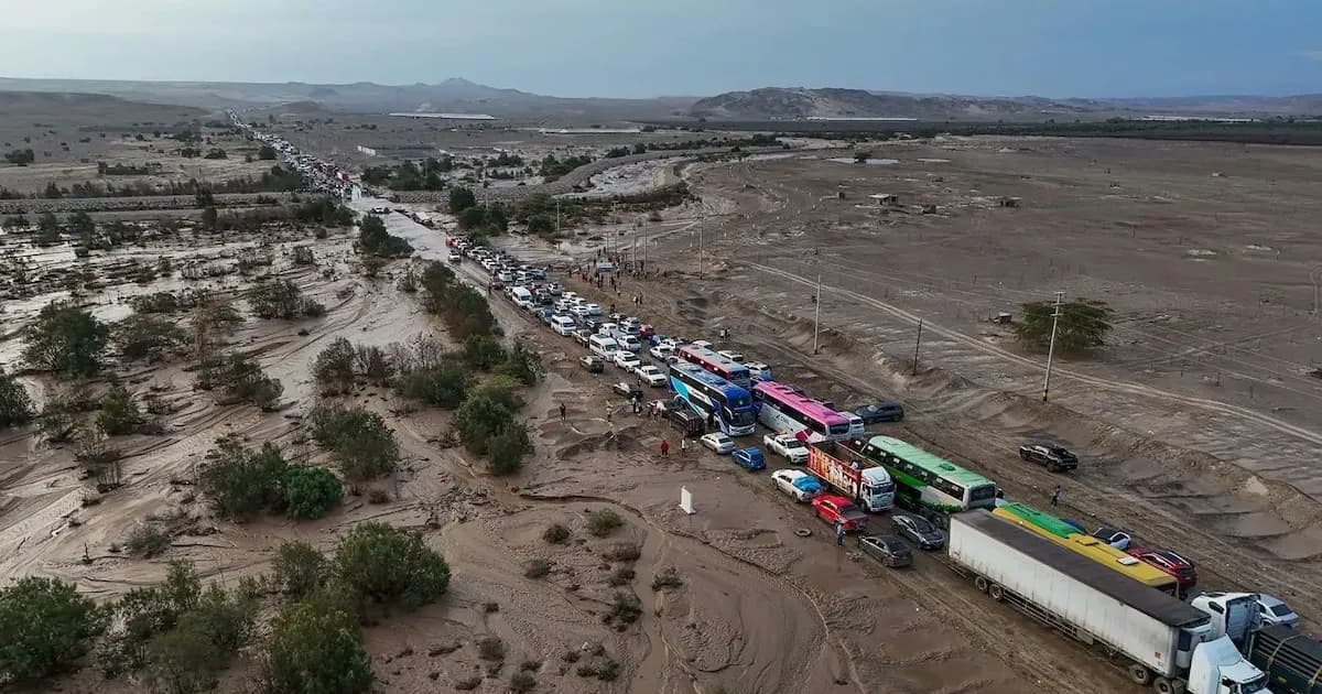 Huaico interrumpe la Panamericana Sur y deja pasajeros varados en situación crítica
