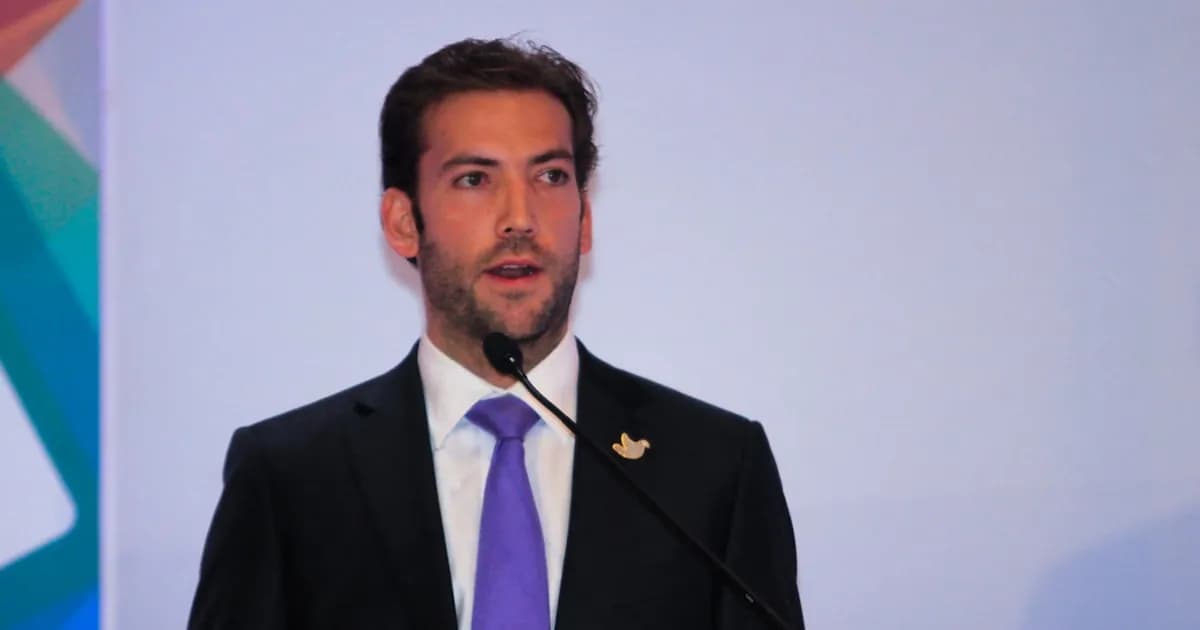 Martín Santos defiende la política de los excombatientes de las Farc en lugar de la violencia