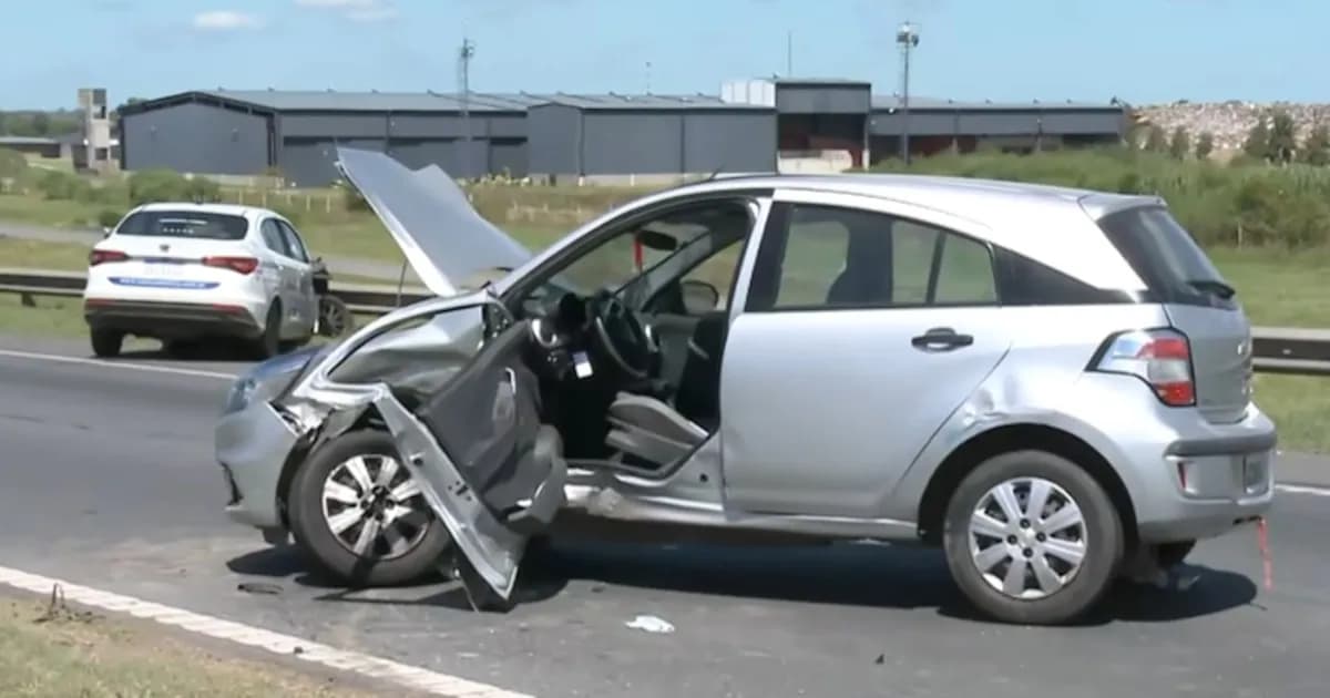 Accidente en la autopista Rosario-Buenos Aires: mujer rescatada tras colisión