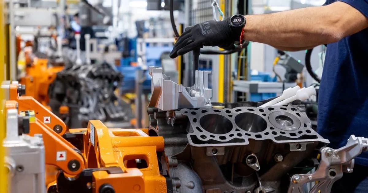La producción automotriz en febrero cayó un 30,1% y suma siete meses en descenso