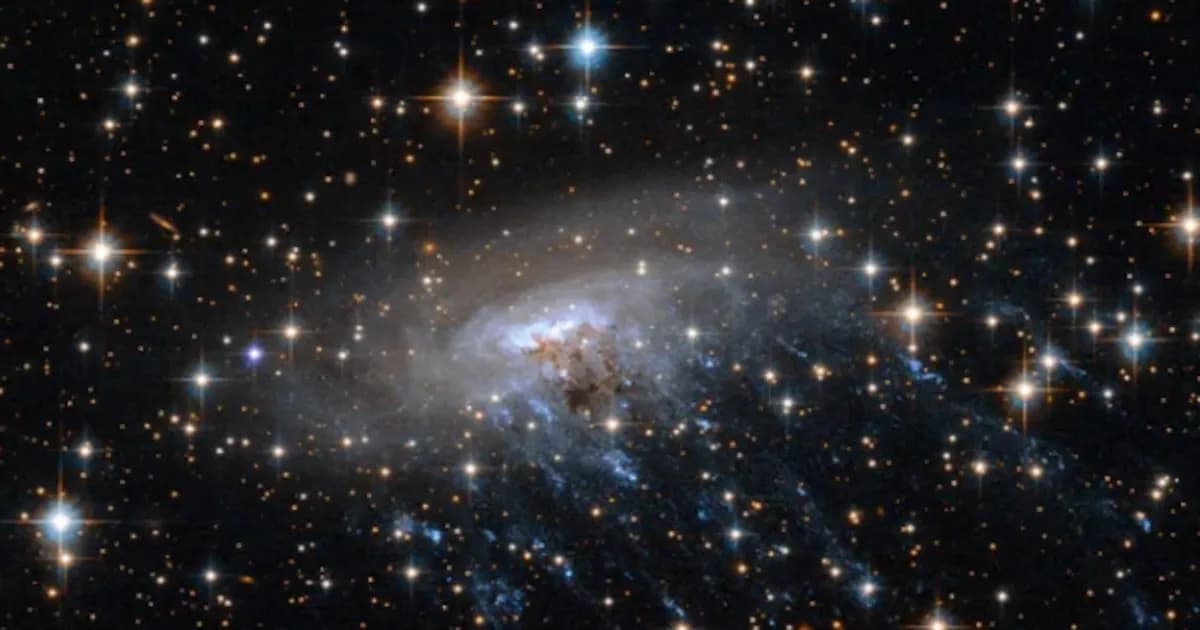 El Telescopio James Webb descubre una galaxia medusa que redefine la formación estelar
